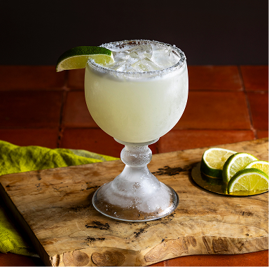 margarita in glass with slice of lime